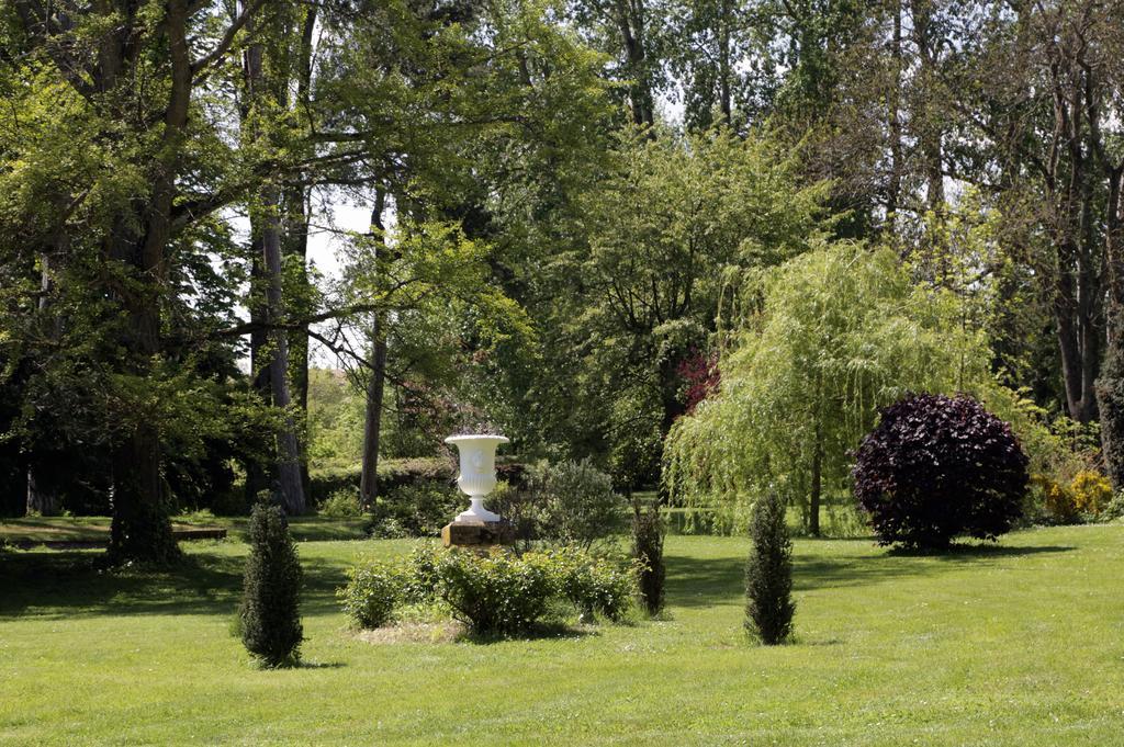 Chateau De La Flechere Bed & Breakfast Blace Exterior photo